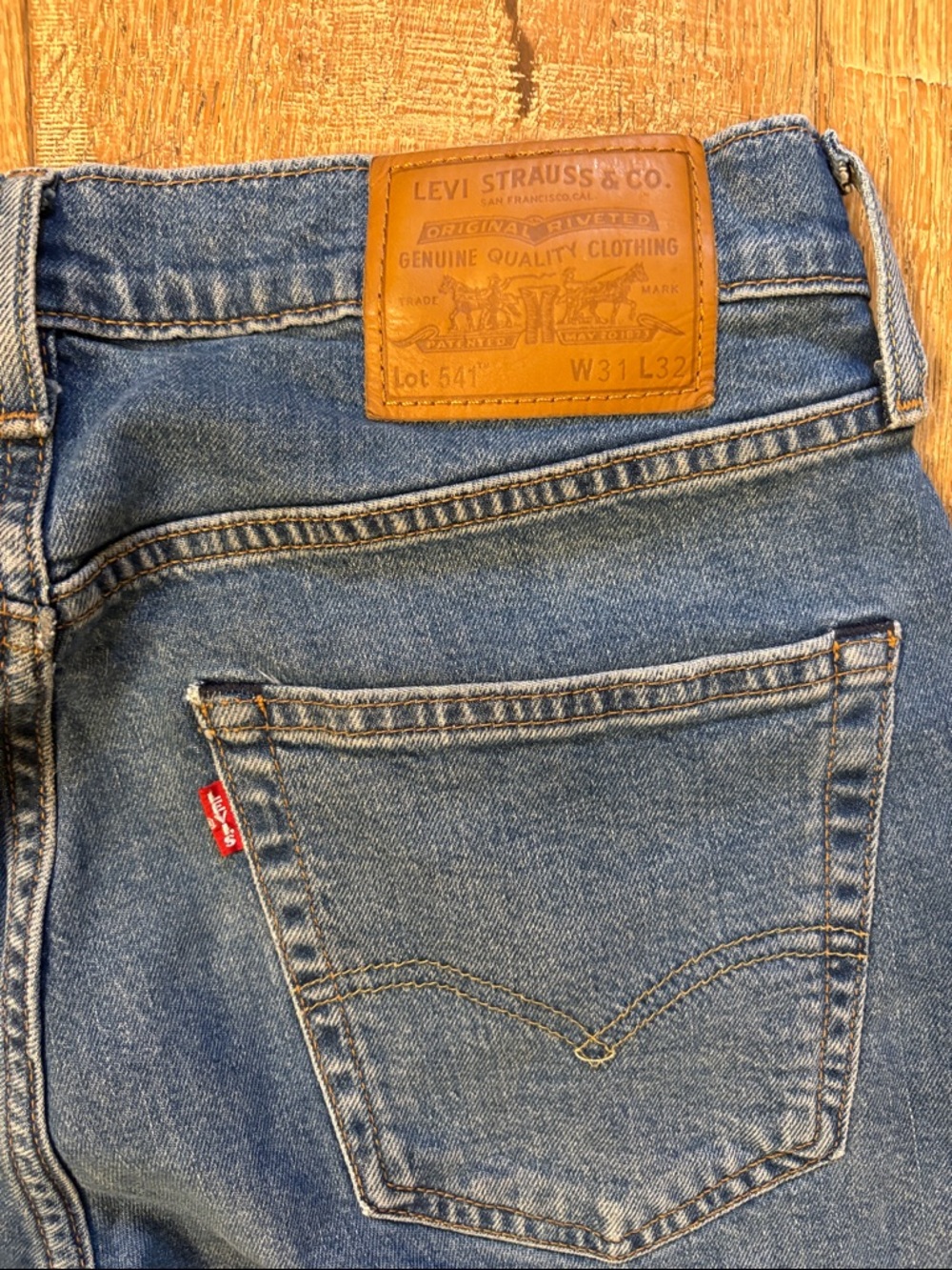 Levi's Men's Straight Blue Denim Jeans 541 31x32